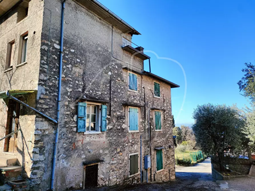 Immagine 4 di Rustico / casale in vendita  a Torri Del Benaco