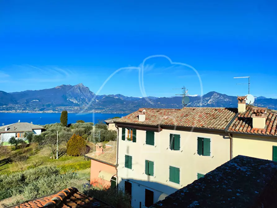 Immagine 10 di Rustico / casale in vendita  a Torri Del Benaco