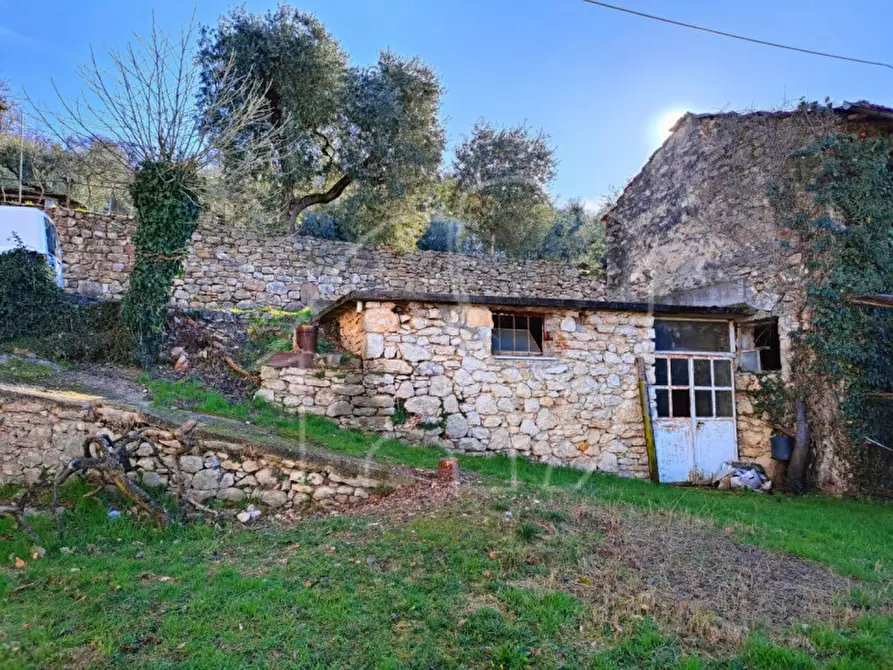 Immagine 15 di Rustico / casale in vendita  a Torri Del Benaco
