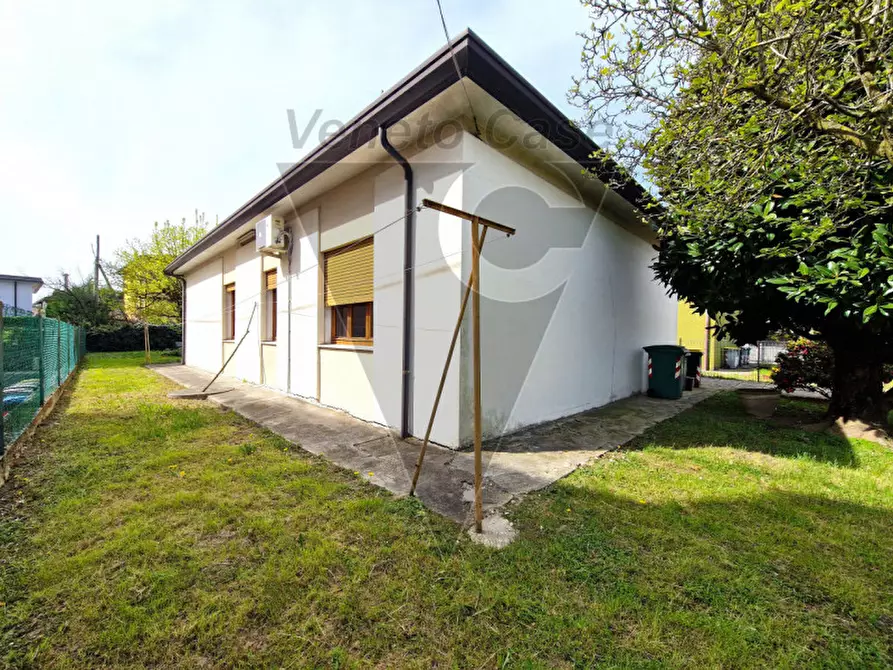 Immagine 2 di Casa indipendente in vendita  in Via Provenza 7 a Padova