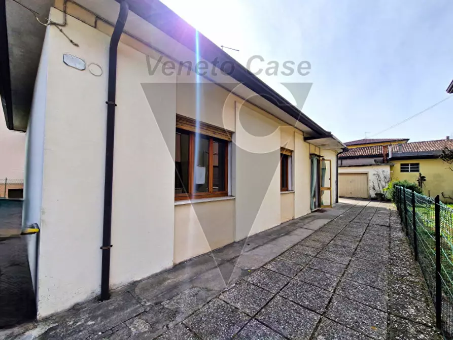 Immagine 3 di Casa indipendente in vendita  in Via Provenza 7 a Padova