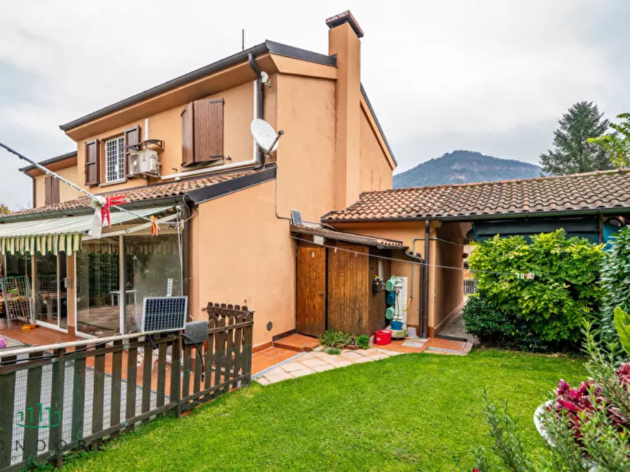 Immagine 9 di Casa bifamiliare in vendita  in via Belvedere a Marzabotto