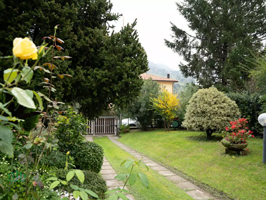 Immagine 19 di Casa bifamiliare in vendita  in via Belvedere a Marzabotto