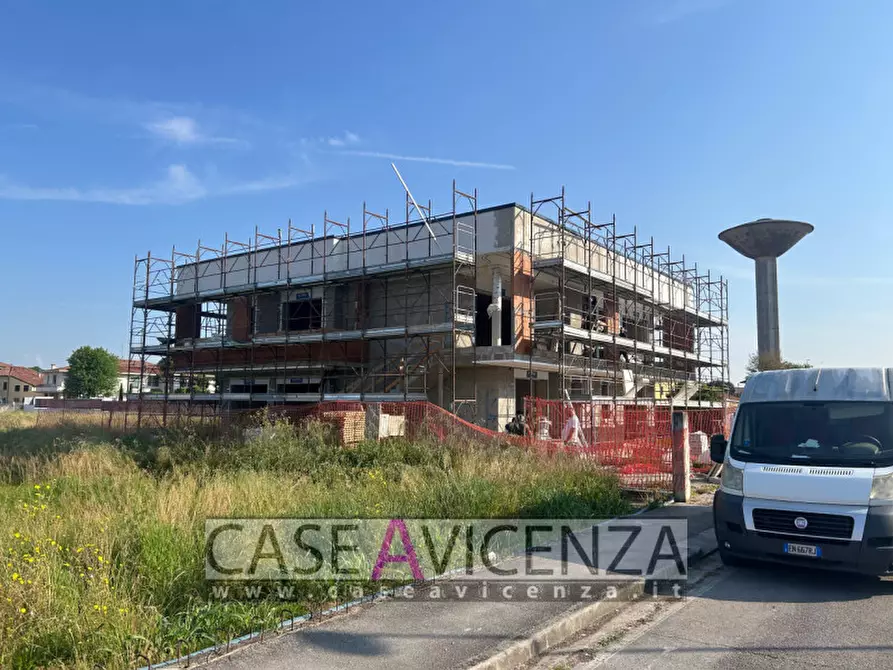 Immagine 4 di Casa trifamiliare in vendita  in Via Roma a Camisano Vicentino