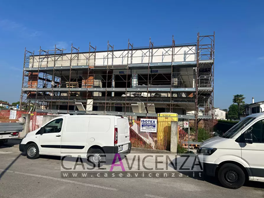 Immagine 9 di Casa trifamiliare in vendita  in Via Roma a Camisano Vicentino