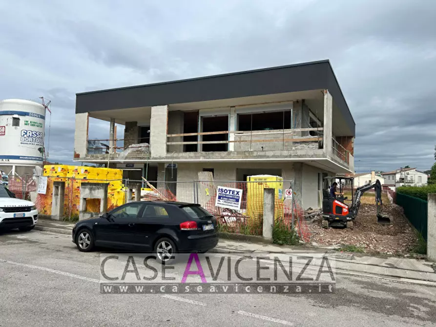 Immagine 23 di Casa trifamiliare in vendita  in Via Roma a Camisano Vicentino