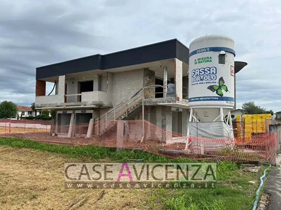 Immagine 28 di Casa trifamiliare in vendita  in Via Roma a Camisano Vicentino