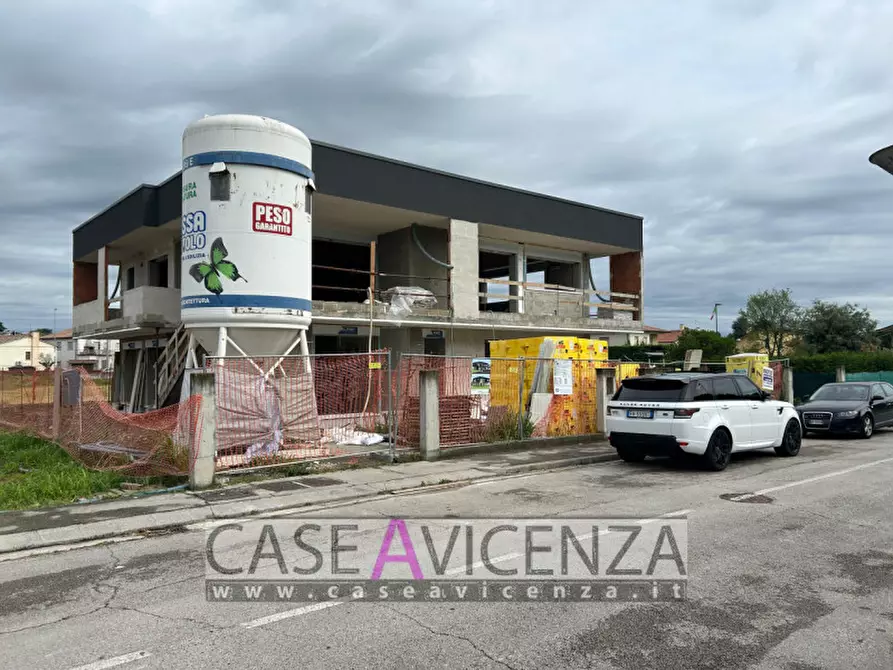 Immagine 29 di Casa trifamiliare in vendita  in Via Roma a Camisano Vicentino