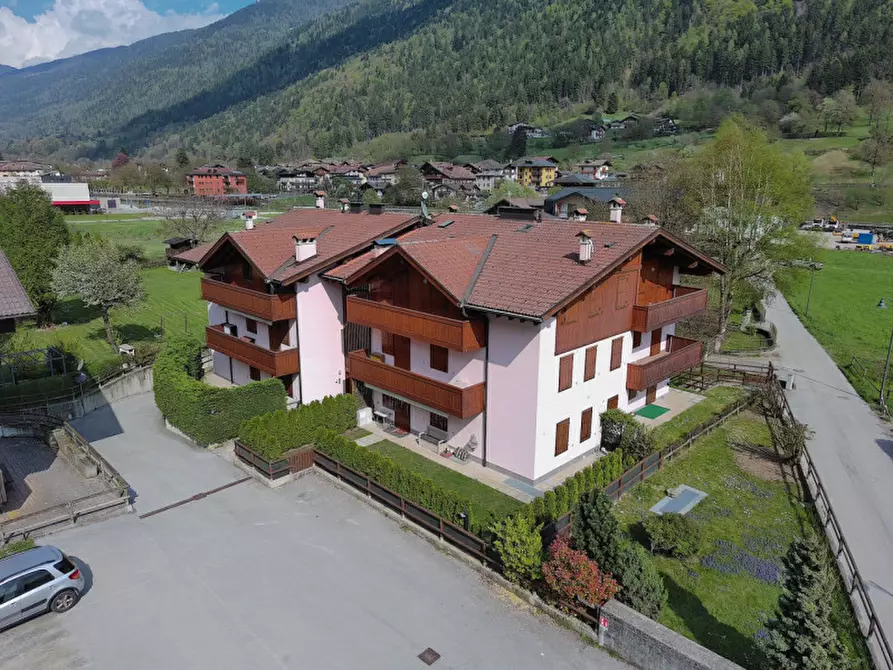 Immagine 1 di Appartamento in vendita  in Frazione Borzago 30 a Spiazzo