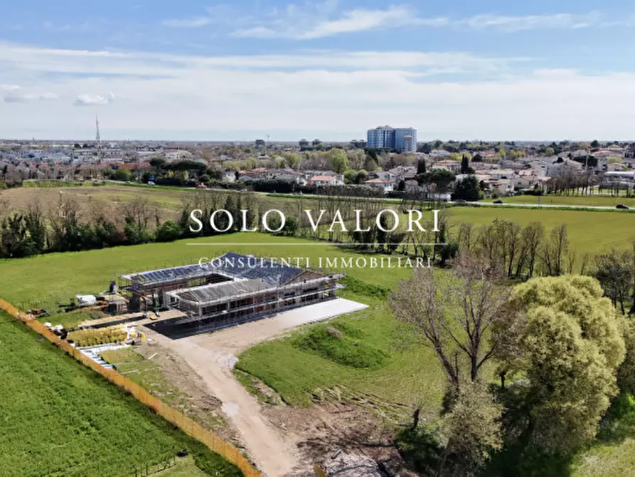 Immagine 1 di Villa in vendita  a Castelfranco Veneto