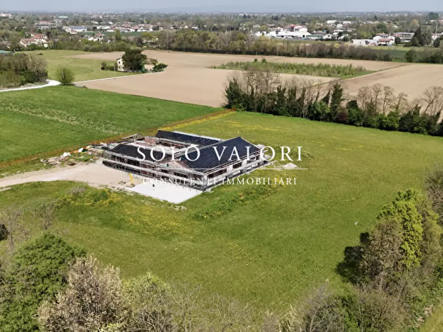 Immagine 2 di Villa in vendita  a Castelfranco Veneto