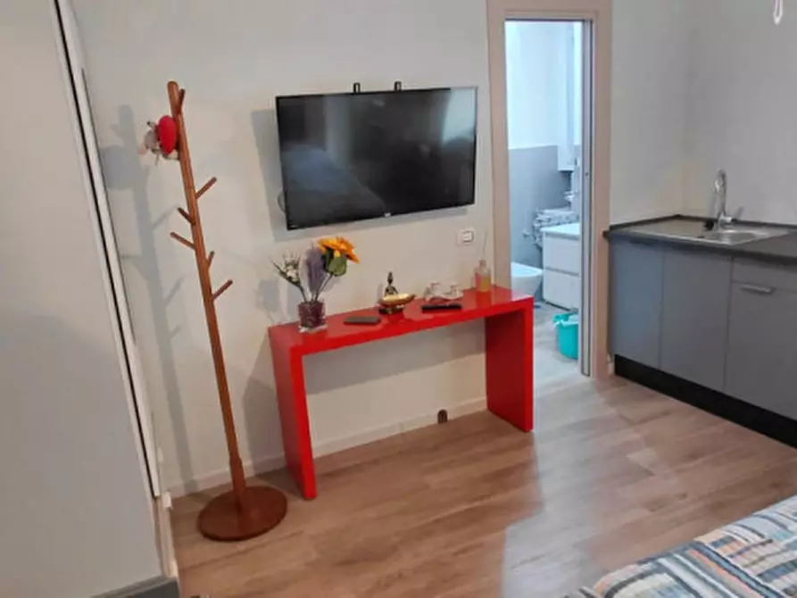 Immagine 16 di Appartamento in affitto  in via Tarantino 14 a Napoli