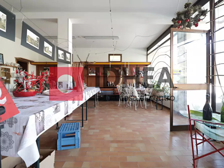 Immagine 8 di Negozio in vendita  in Via Calessani a Spresiano