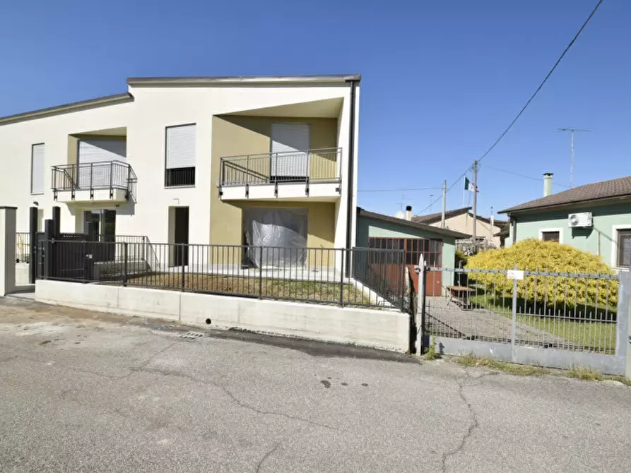 Immagine 3 di Casa bifamiliare in vendita  in Via Crocetta 35 a Mozzecane