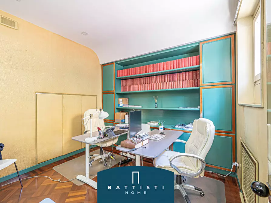 Immagine 21 di Appartamento in vendita  in Via di San Giacomo a Roma