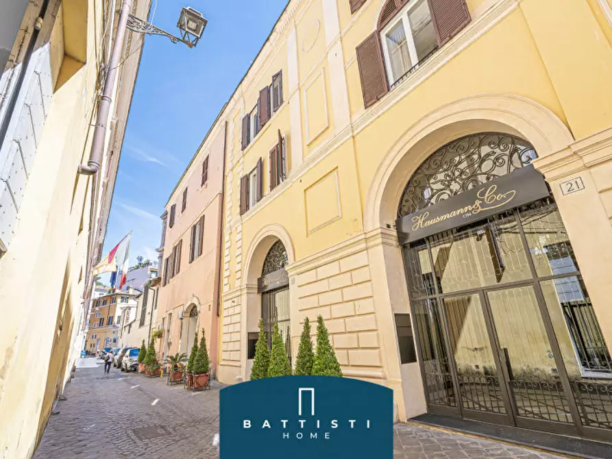 Immagine 25 di Appartamento in vendita  in Via di San Giacomo a Roma