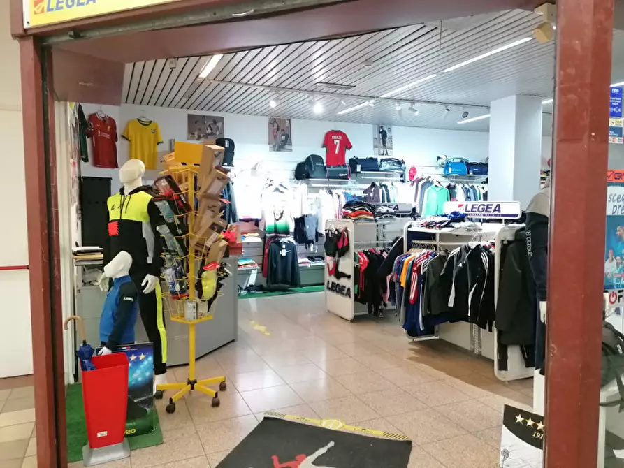 Immagine 1 di Attività commerciale in vendita  in Via Dante Alighieri a Mira