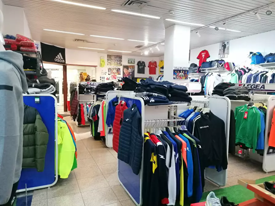 Immagine 3 di Attività commerciale in vendita  in Via Dante Alighieri a Mira