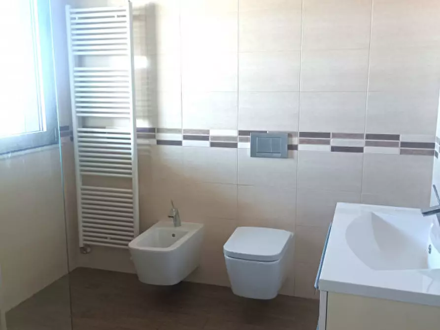 Immagine 33 di Appartamento in vendita  in Largo Filomena Delli Castelli a Pescara