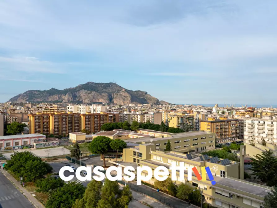 Immagine 6 di Appartamento in vendita  in Via degli Emiri a Palermo