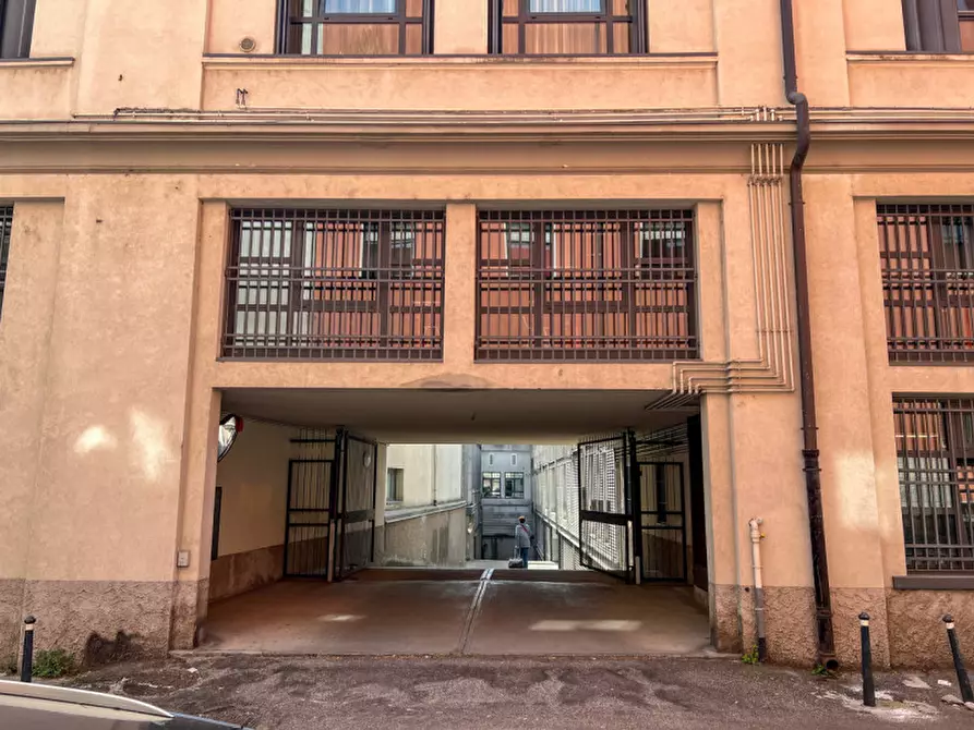 Immagine 6 di Posto auto in vendita  in Via Luigi Settembrini a Verona