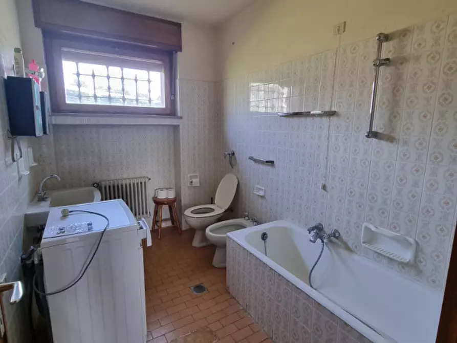 Immagine 9 di Casa indipendente in vendita  a Romeno