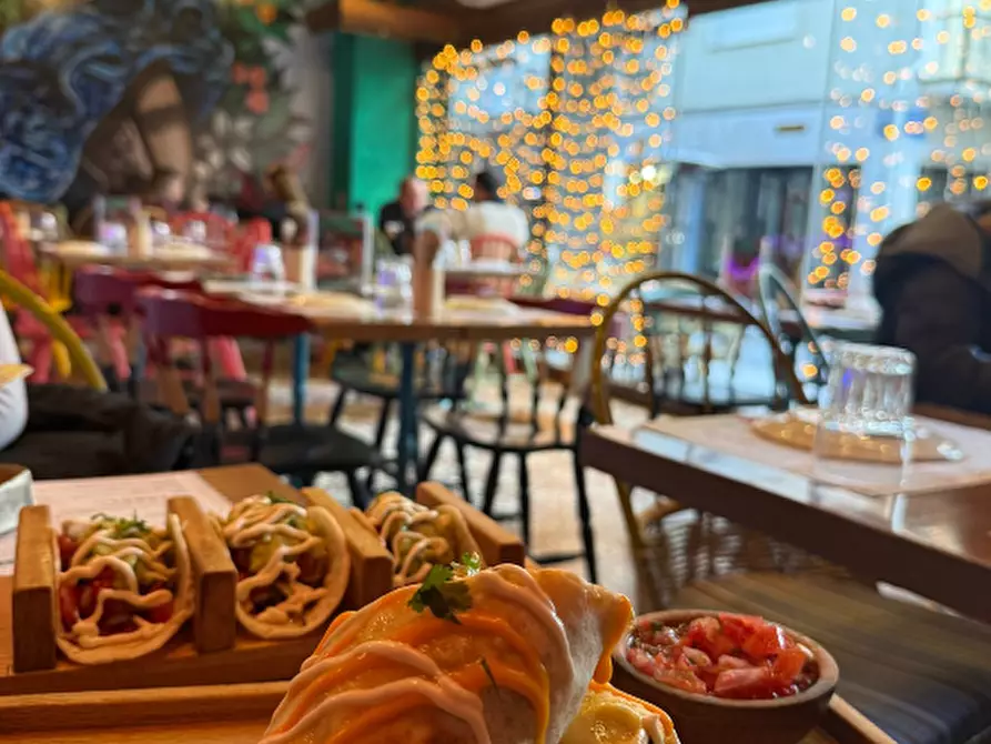 Immagine 9 di Attività commerciale in vendita  a Santa Maria Di Sala