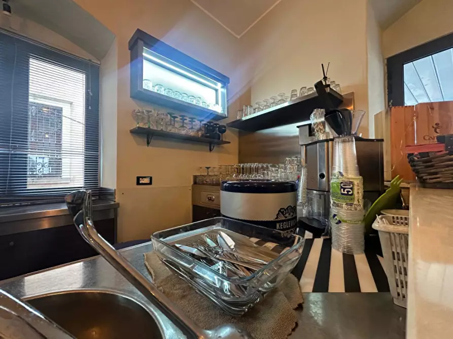 Immagine 9 di Negozio in vendita  in VIA PESCHERIA, SNC a Milazzo