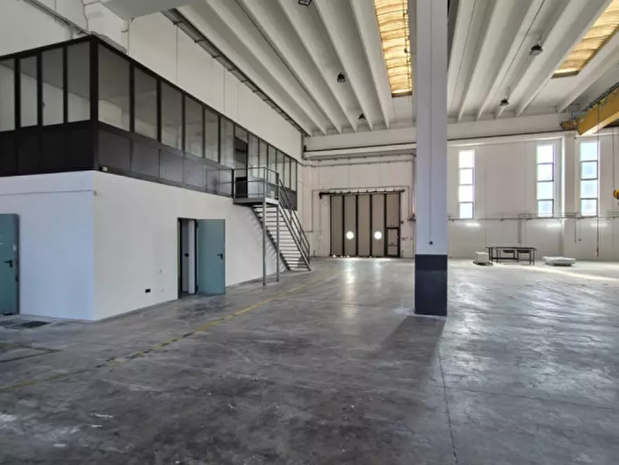 Immagine 2 di Capannone industriale in affitto  in via della Tecnica a Velo D'astico
