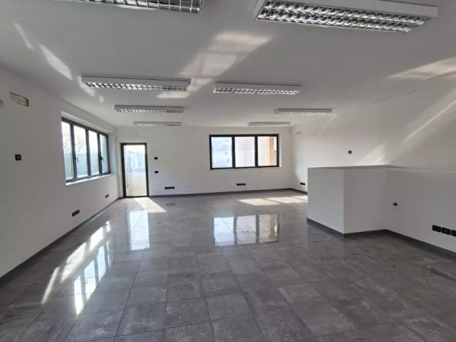 Immagine 3 di Capannone industriale in affitto  in via della Tecnica a Velo D'astico