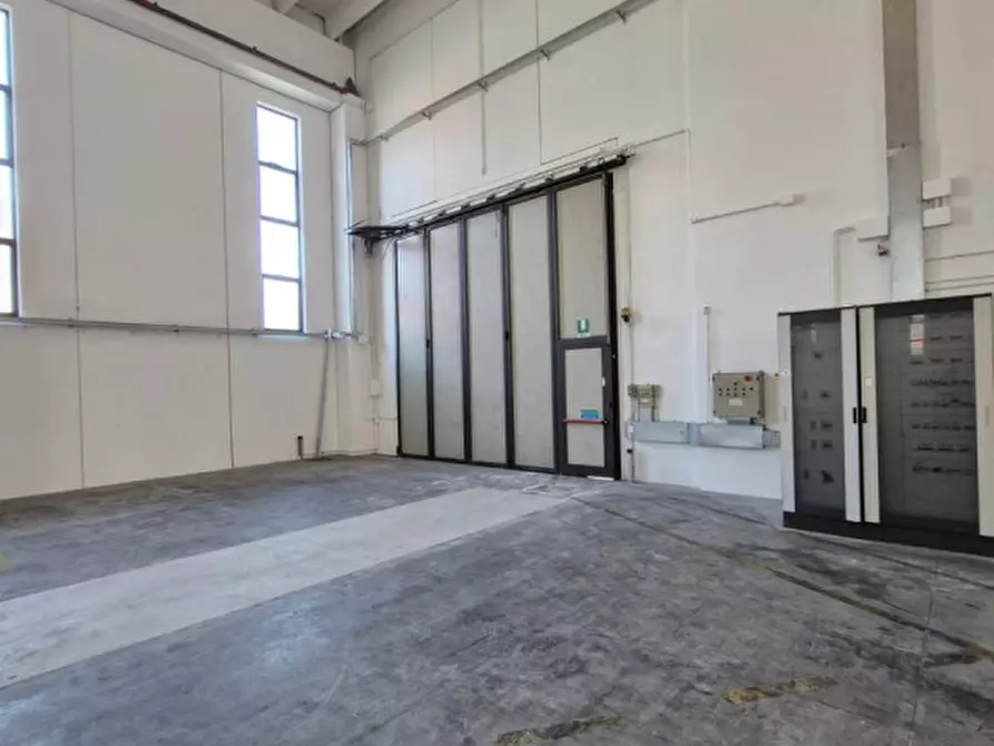 Immagine 9 di Capannone industriale in affitto  in via della Tecnica a Velo D'astico