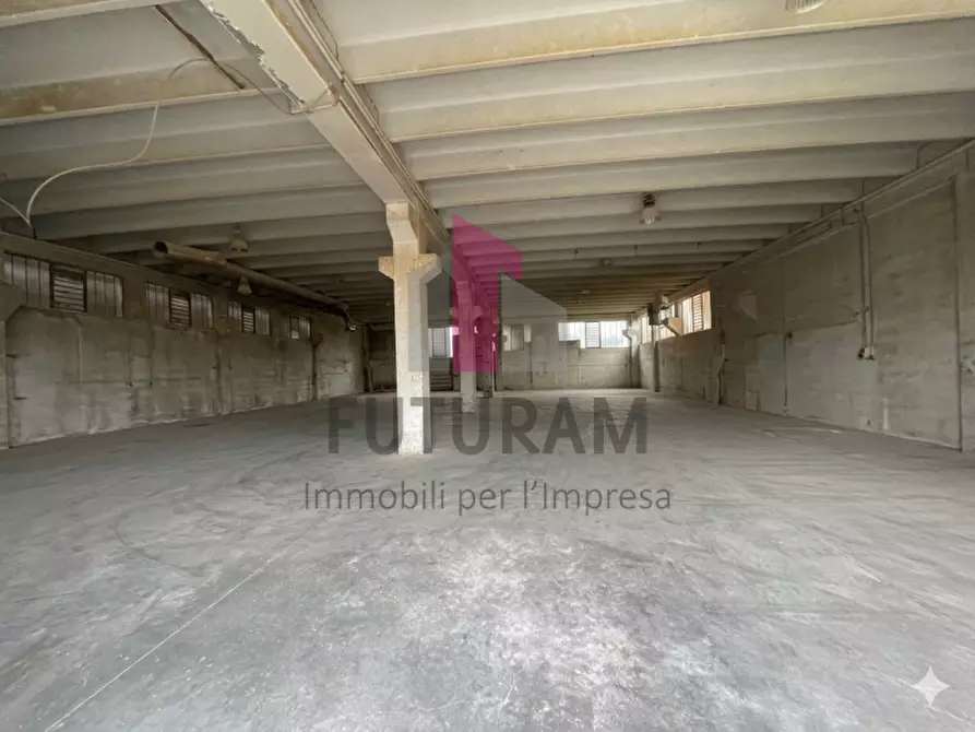 Immagine 2 di Capannone industriale in vendita  a Valdagno