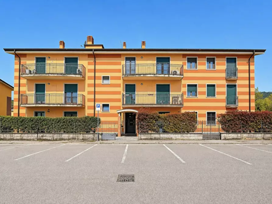 Immagine 1 di Appartamento in vendita  in via Valpantena 80 G a Verona