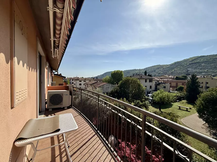 Immagine 10 di Appartamento in vendita  in via Valpantena 80 G a Verona
