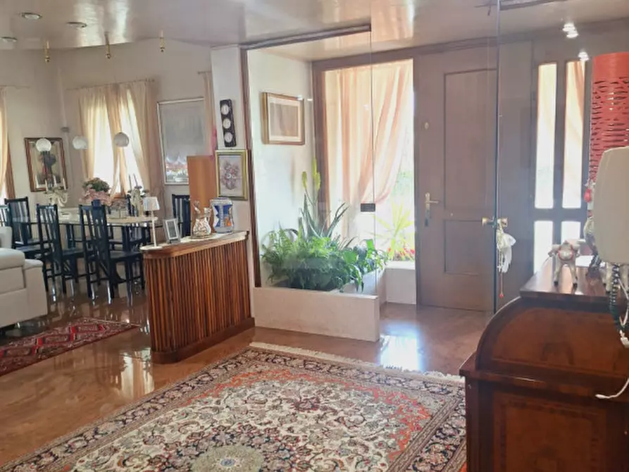 Immagine 2 di Villa in vendita  in Via San Giorgio a Castelfranco Veneto