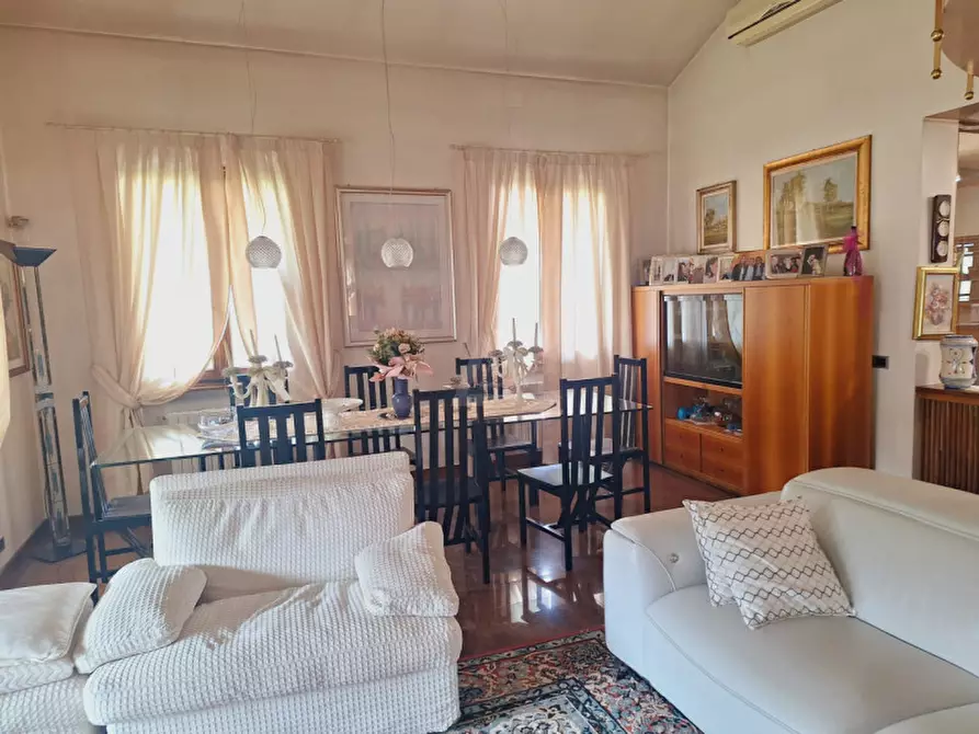Immagine 14 di Villa in vendita  in Via San Giorgio a Castelfranco Veneto