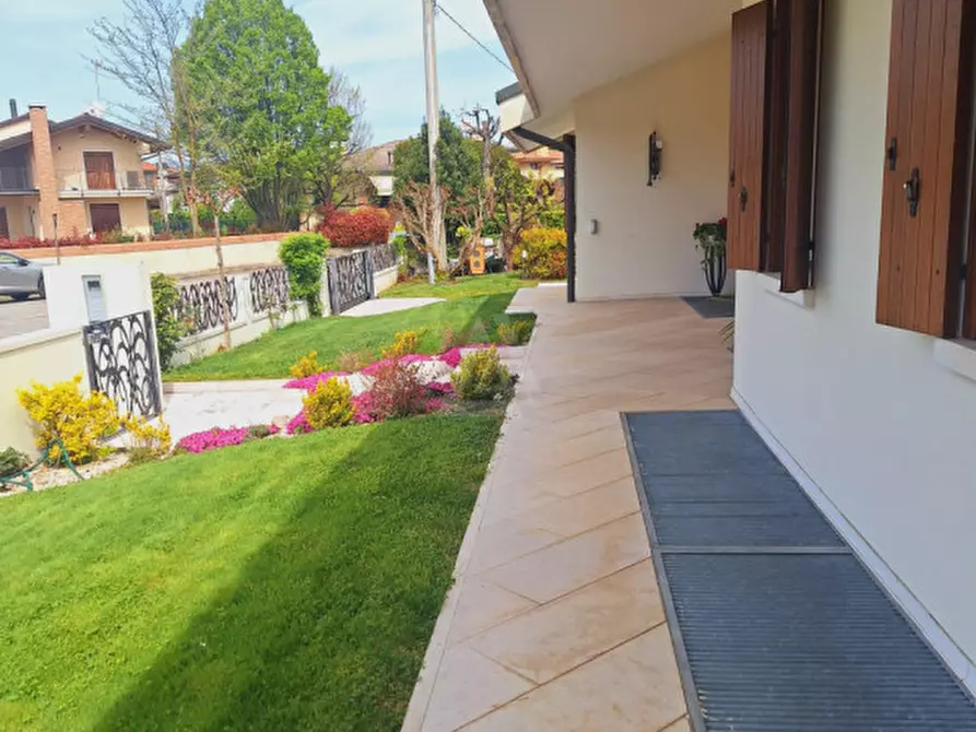 Immagine 17 di Villa in vendita  in Via San Giorgio a Castelfranco Veneto
