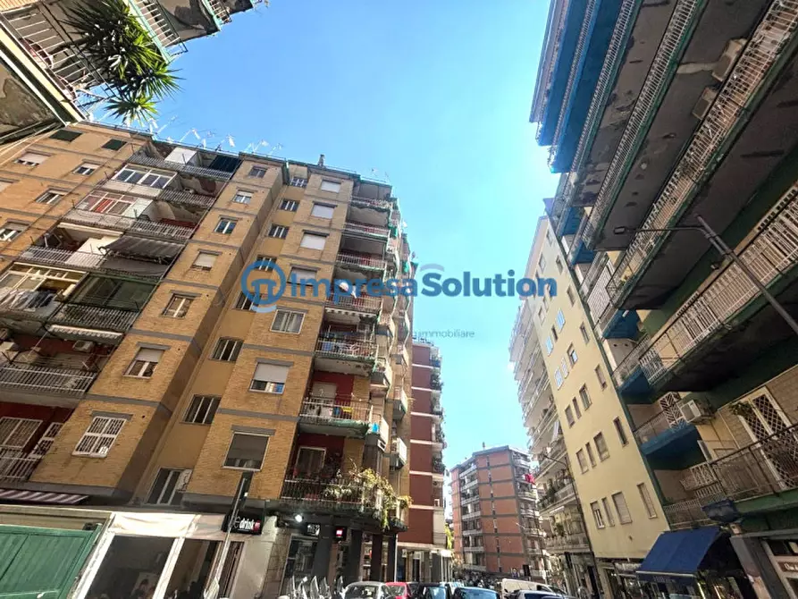 Immagine 1 di Negozio in affitto  in Via Giovanni Miranda a Napoli