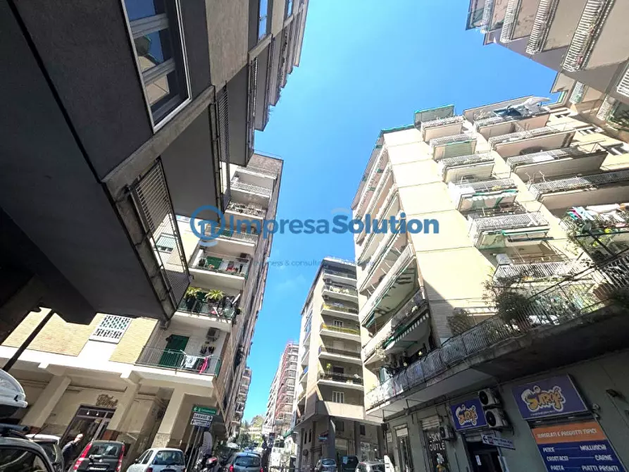 Immagine 2 di Negozio in affitto  in Via Giovanni Miranda a Napoli