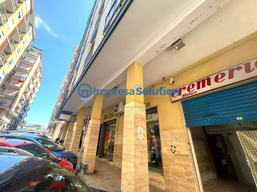 Immagine 7 di Negozio in affitto  in Via Giovanni Miranda a Napoli