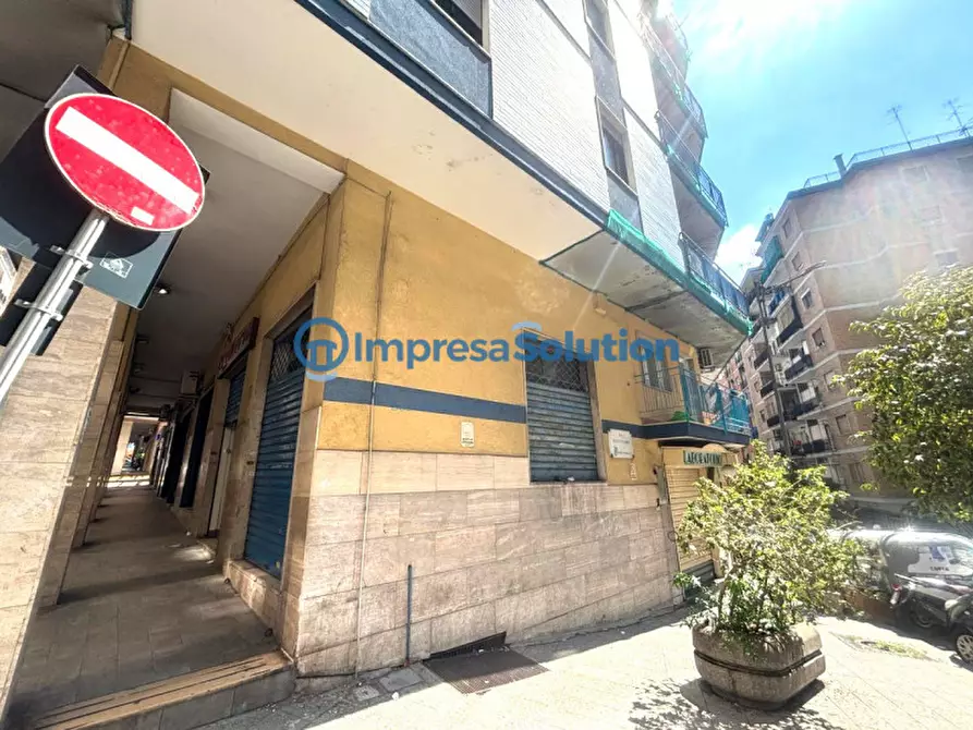 Immagine 8 di Negozio in affitto  in Via Giovanni Miranda a Napoli