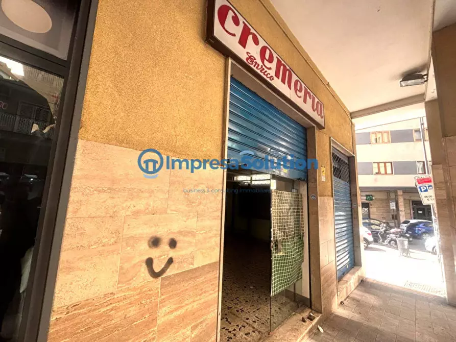 Immagine 11 di Negozio in affitto  in Via Giovanni Miranda a Napoli