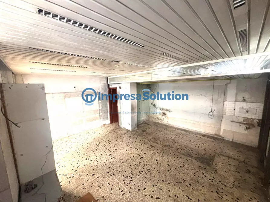 Immagine 18 di Negozio in affitto  in Via Giovanni Miranda a Napoli