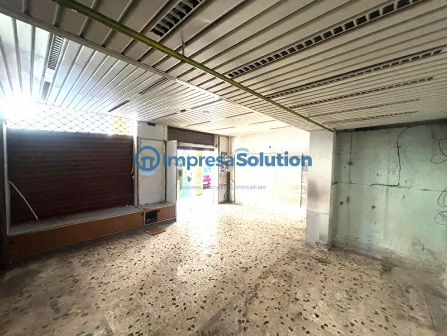 Immagine 20 di Negozio in affitto  in Via Giovanni Miranda a Napoli