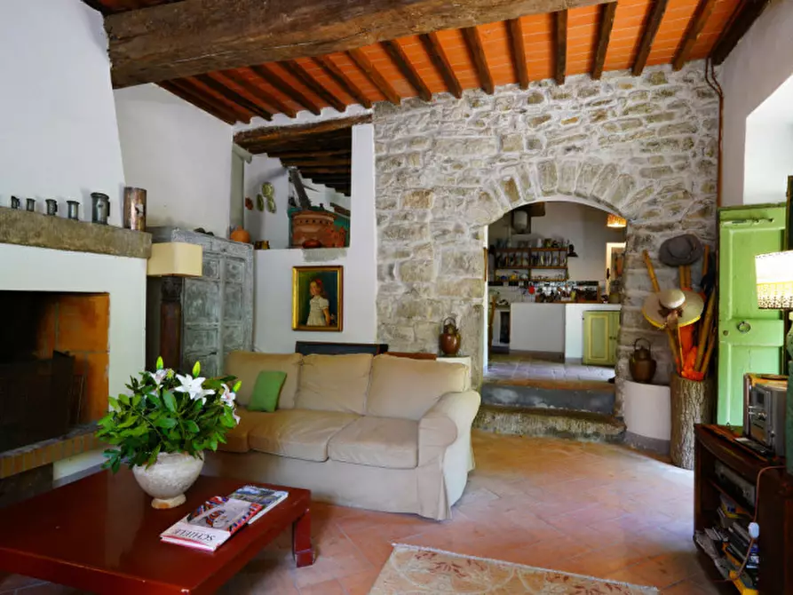 Immagine 2 di Rustico / casale in vendita  in via di Montaio a Cavriglia