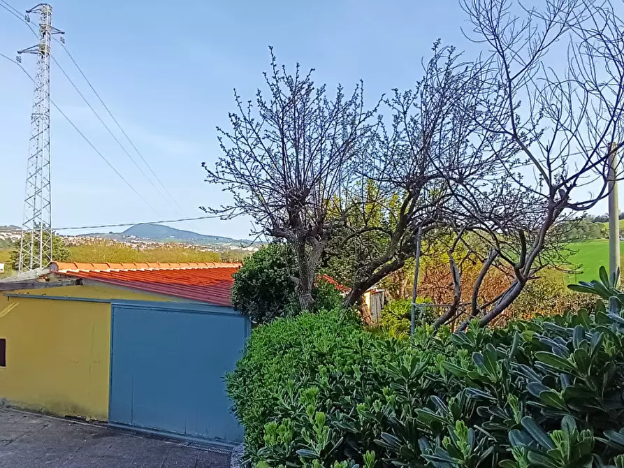 Immagine 24 di Appartamento in vendita  in via delle Fontanelle a Ancona