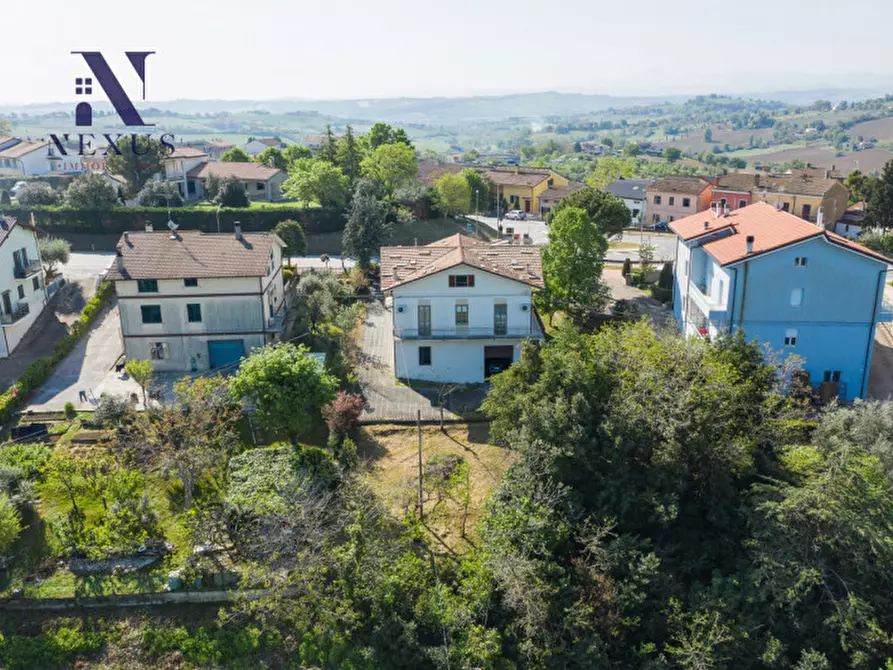 Immagine 1 di Villa in vendita  a Terre Roveresche