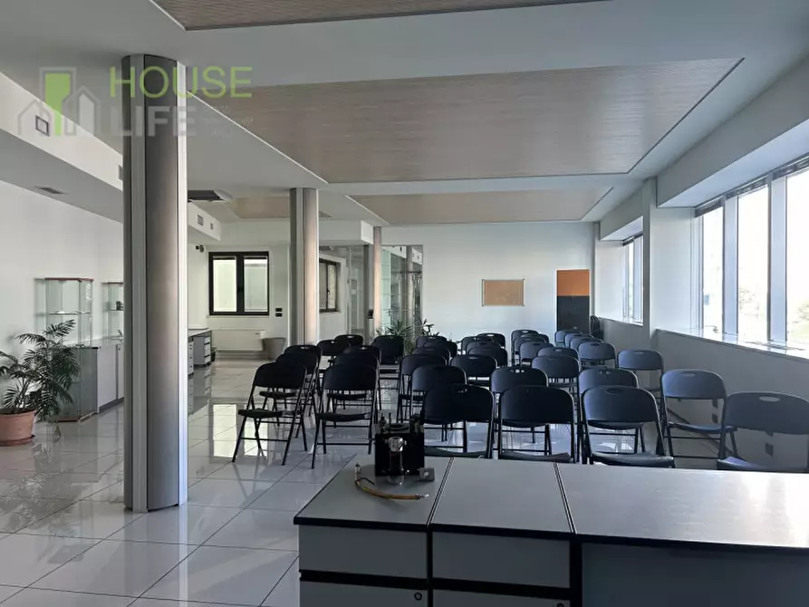 Immagine 5 di Ufficio in affitto  a Schio