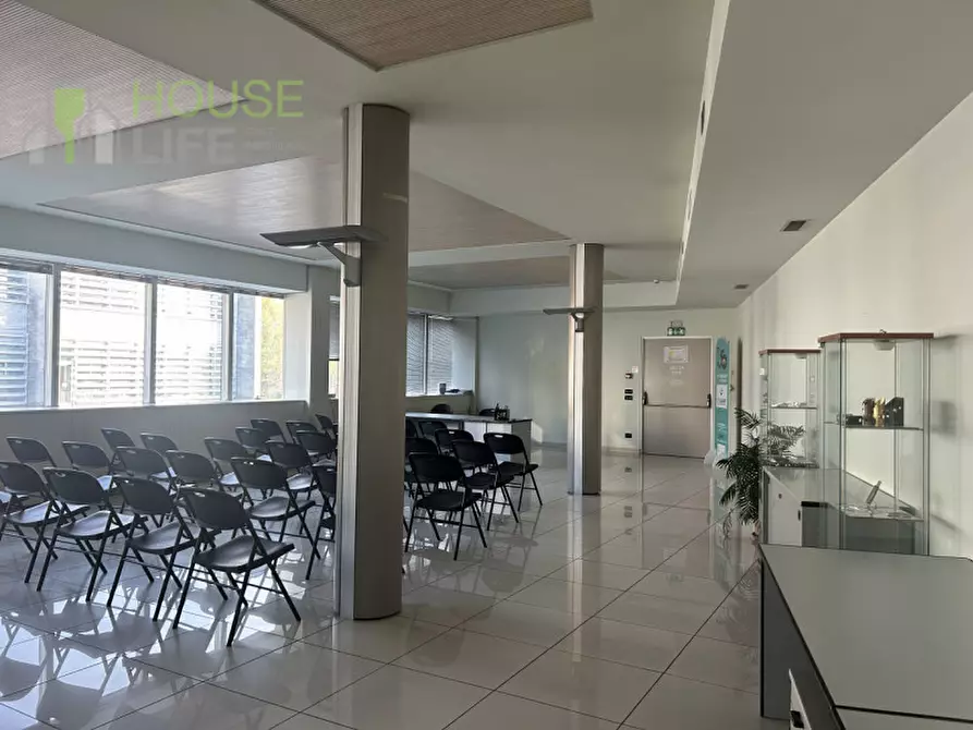 Immagine 6 di Ufficio in affitto  a Schio