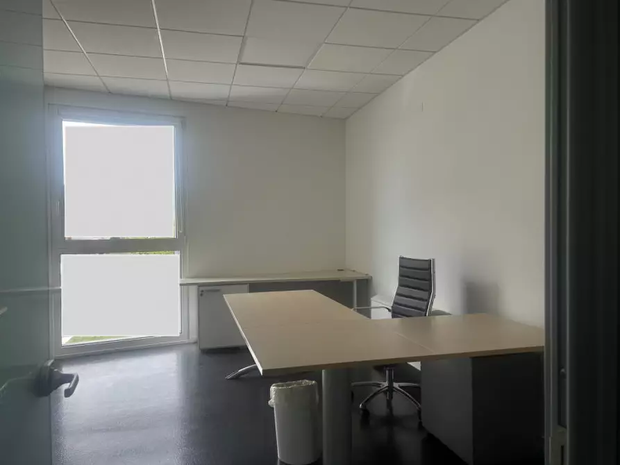 Immagine 6 di Ufficio in affitto  in Viale dell'industria a Schio